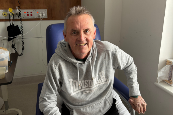 Former Collingwood Football Club player Neville Shaw recovers at Austin Hospital after life-threatening sepsis